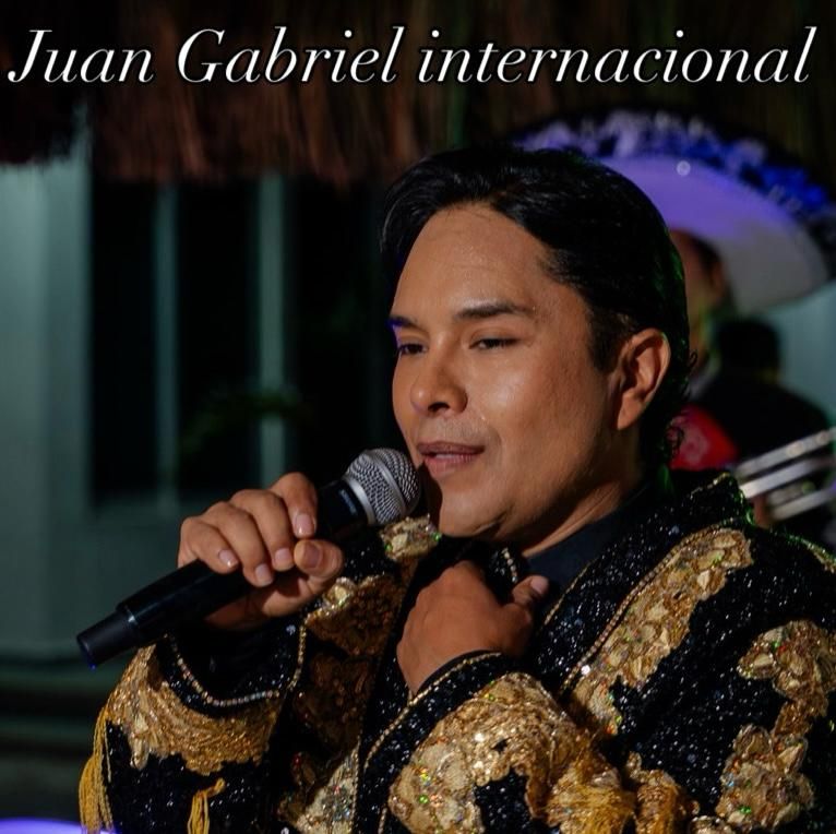 Foto de Juan Gabriel internacional y su Mariachi
