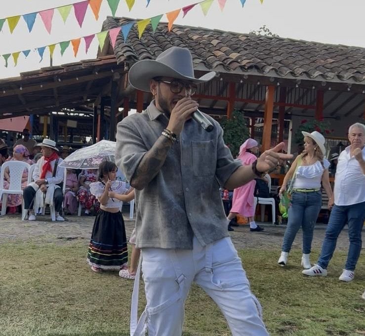 Foto 7 de Alex Salazar , Popular en Medellin