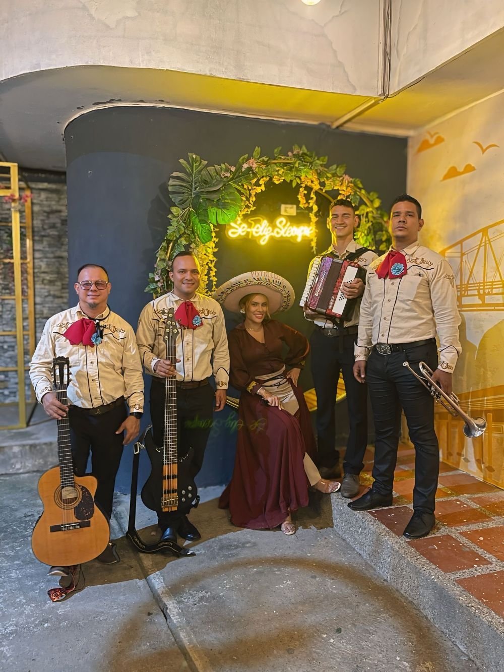 Foto 6 de Mariachi Apache, Mariachis en Otro